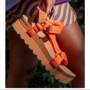 IN SEARCH OF!!!! Size 9 color Tangerine